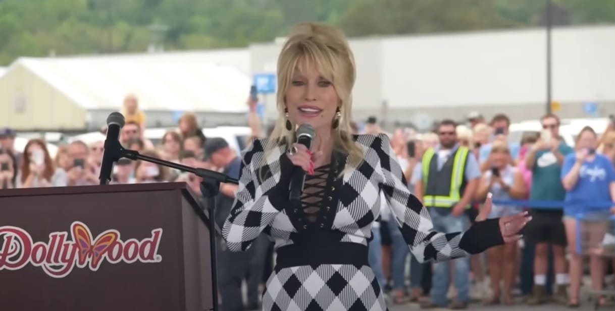 Dollármilliókkal segíti Dolly Parton a Helene hurrikán károsultjait, még egy slágerét is átköltötte
