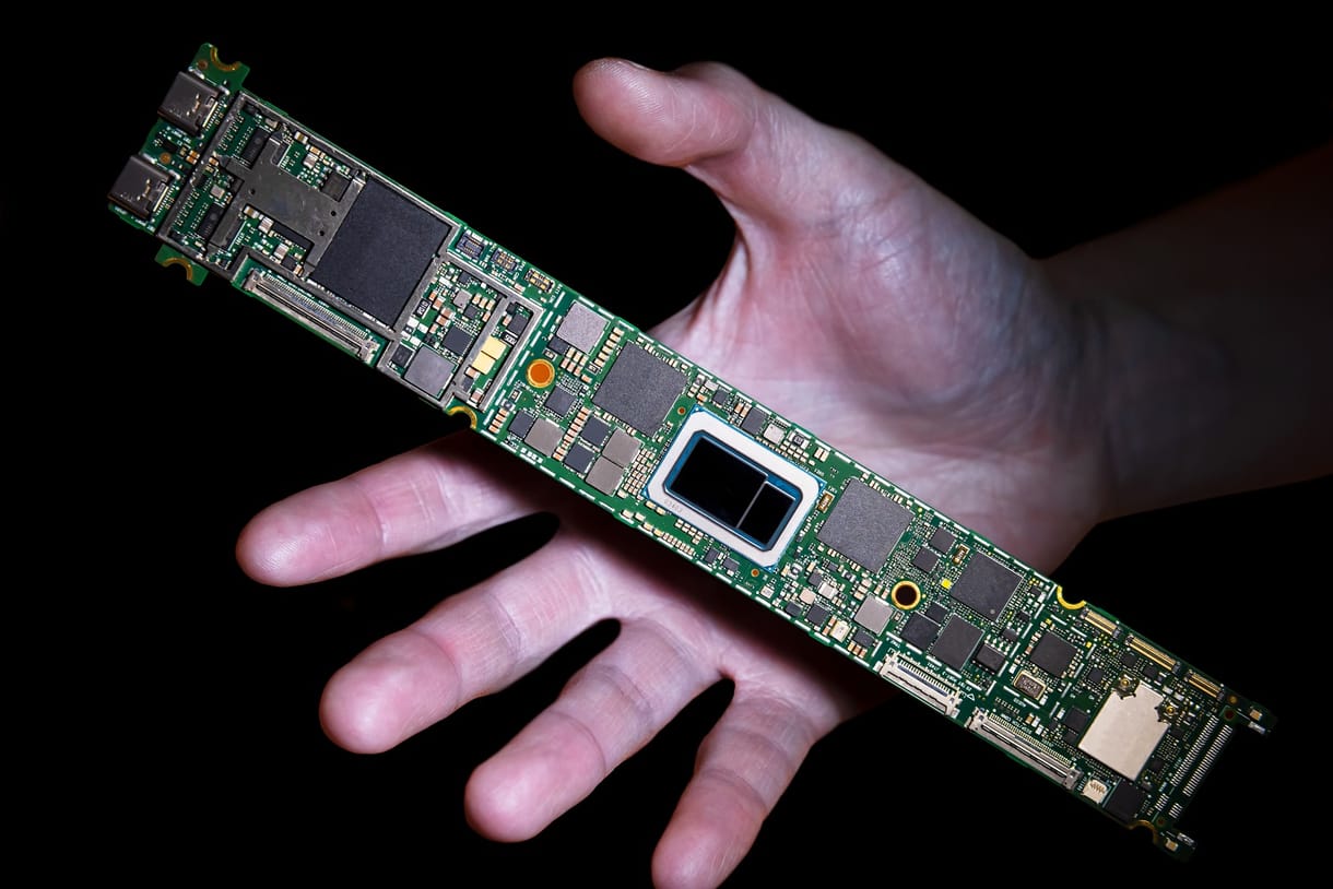 Jönnek az 5 GHz-hez közeli laptopok, az Intel ígéri, 1 mp alatt bekapcsolnak