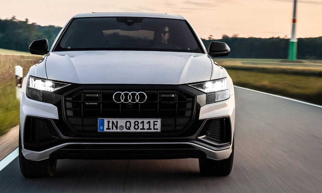 462 lóerő és zöld rendszám: itt a plugin hibrid Audi Q8