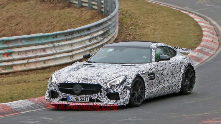 Brutális AMG GT-t tesztel a Nürburgringen a Mercedes