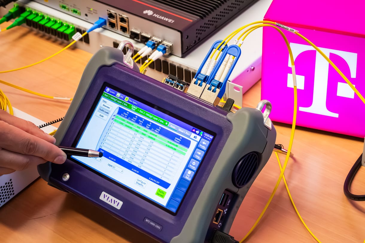 Rákapcsolt a Telekom: kipróbálták az 50 Gbps sebességű internet, és megy mint a karikacsapás
