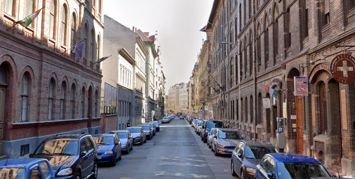 Két hét alatt 218 milliót drágult a parkolási rendszer, amin Rogán régi ismerőse dolgozik