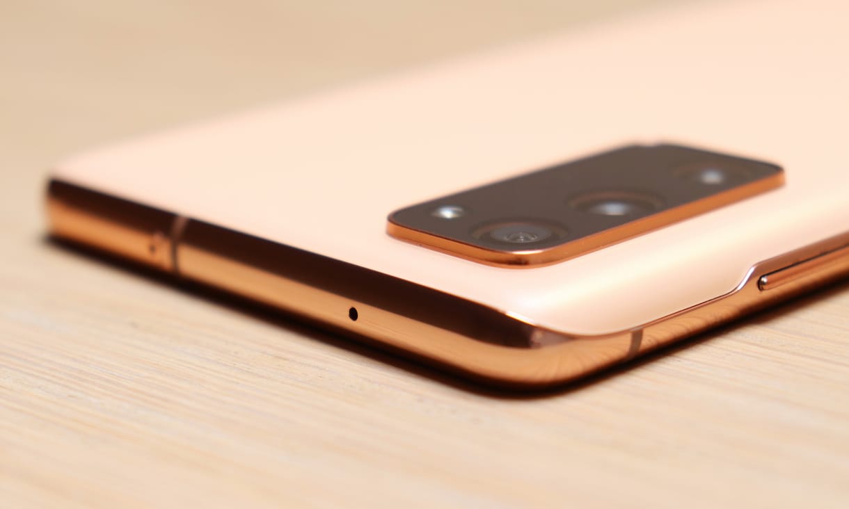 Hiába írunk 2021-et, újabb Galaxy S20 FE érkezik a Samsungtól