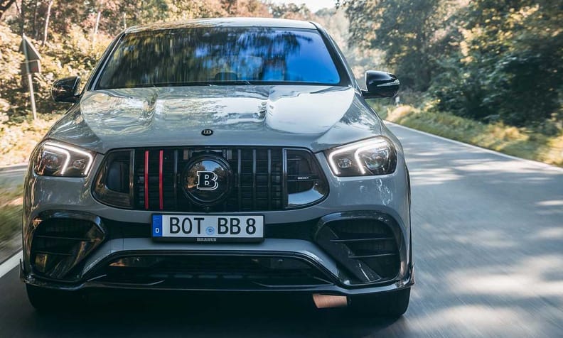 330 km/h, ennyivel száguld a világ leggyorsabb SUV-ja