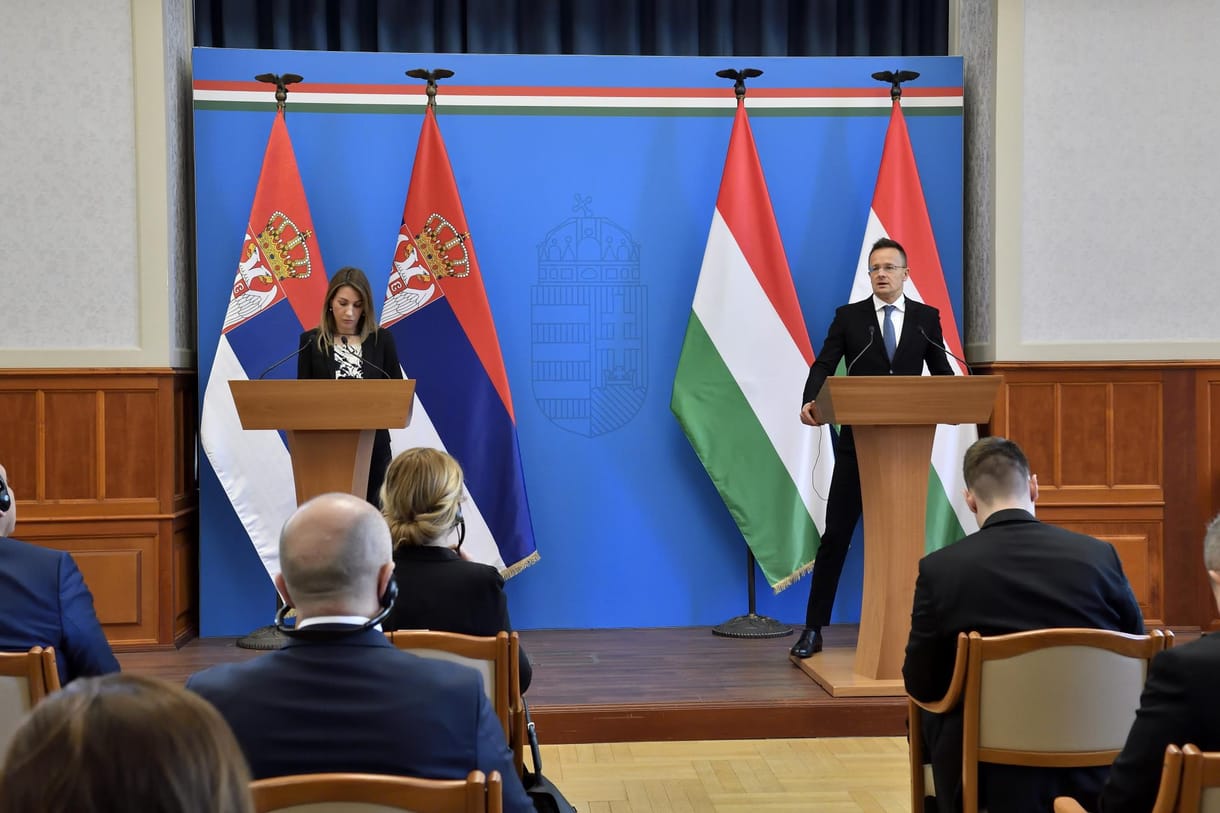 Új kőolajvezeték épülhet Szerbia és Magyarország között, közös gázbiznisz is indul