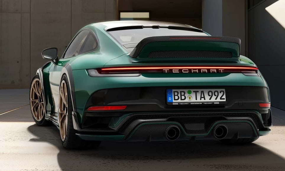 Kicsi kacsafarok és hatalmas teljesítmény: íme a 800 lóerős legújabb Porsche 911