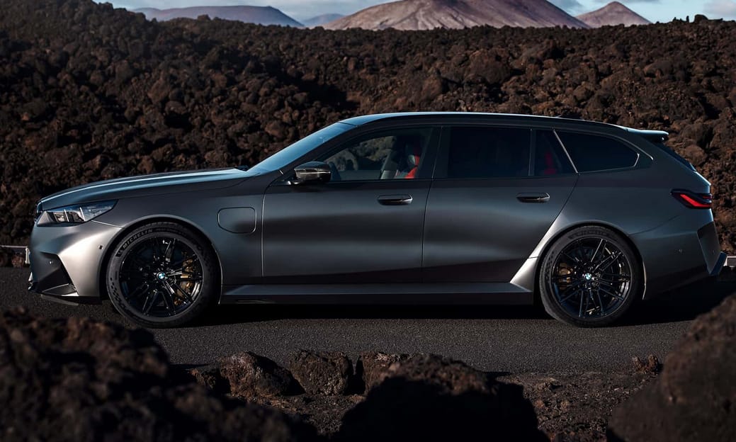 Magyarországon a 727 lóerős vadonatúj BMW M5 sportkombi