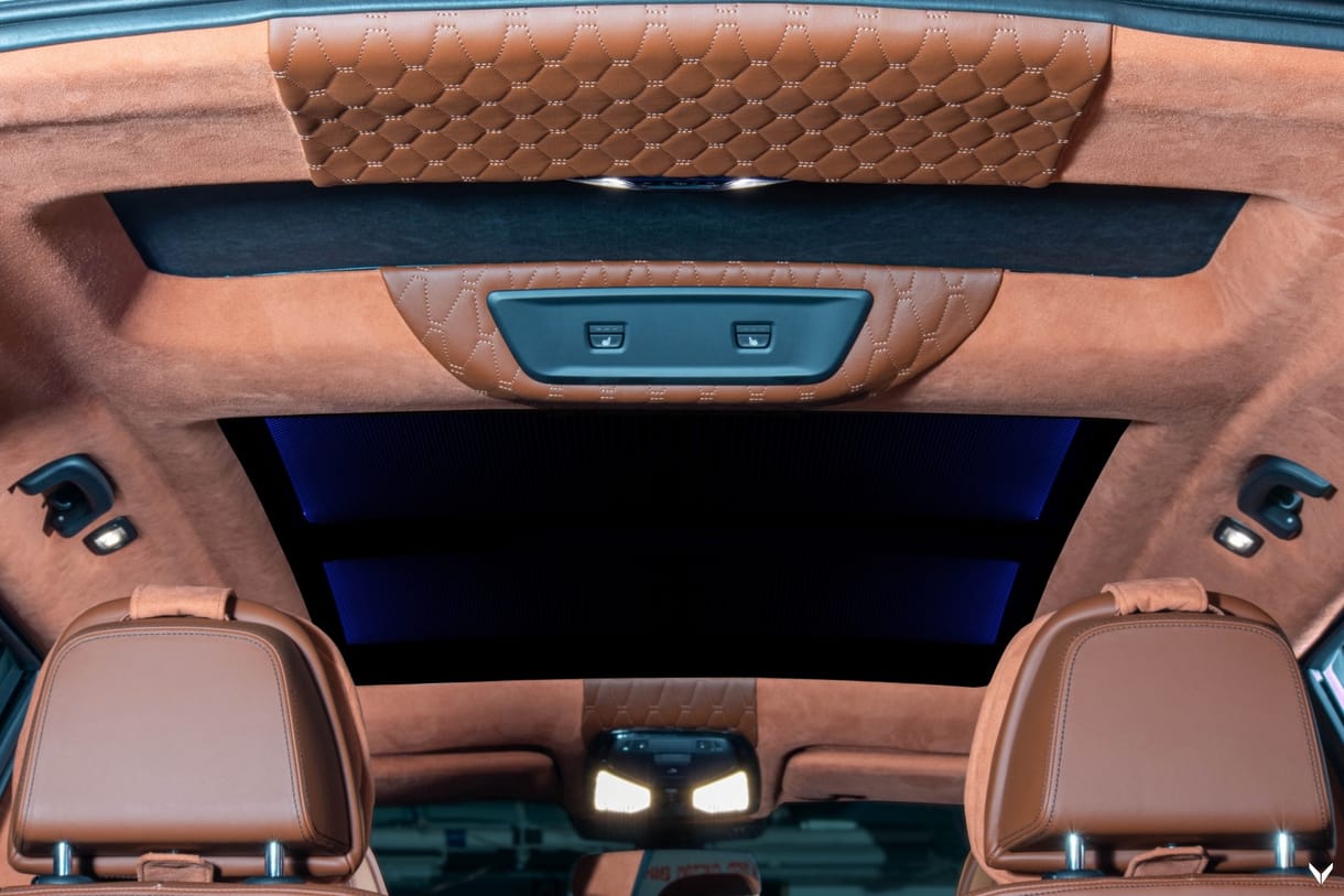 Még egy autó árát belerakták ebbe az alakított BMW X7-esbe