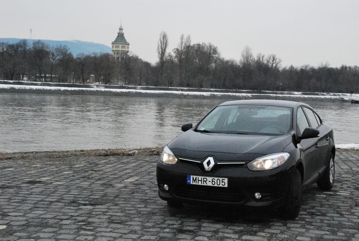 Új arccal, régi erénnyel tér vissza a Renault Fluence