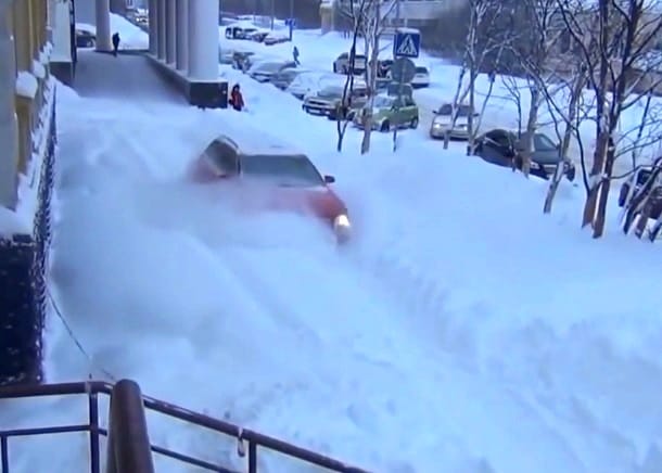 Videó: ha nincs kéznél hóeke, megteszi egy Audi is