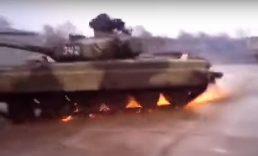 Úgy driftel az orosz katona a 46 tonnás tankkal, hogy azt még Ken Block is megirigyelné – videó