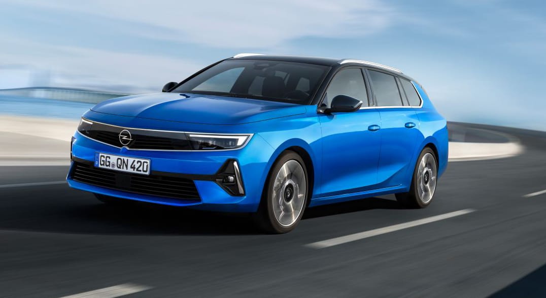 Villámos puttonyos: Magyarországon az új Opel Astra kombi