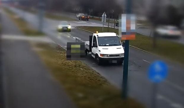 Úgy lopta a kocsikat egy férfi Budapesten, ahogy a közteresek elviszik a tilosban parkolókat – videó