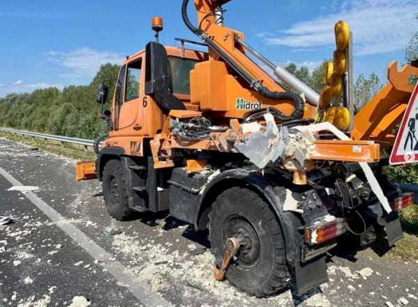 Hét nap alatt négy kaszálógépét törték össze a közútkezelőnek figyelmetlen autósok