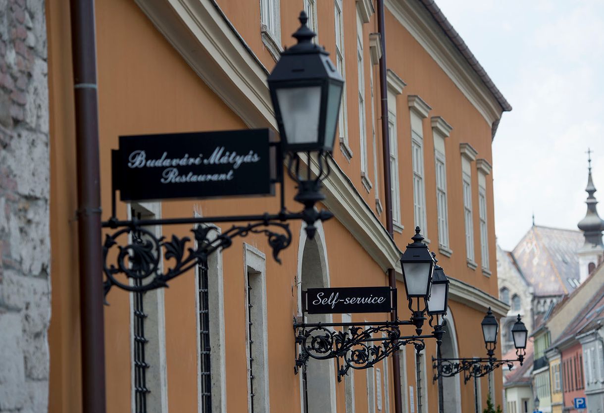 Akár 89 százalékos kedvezménnyel is megvehetnék lakásaikat a budavári bérlők