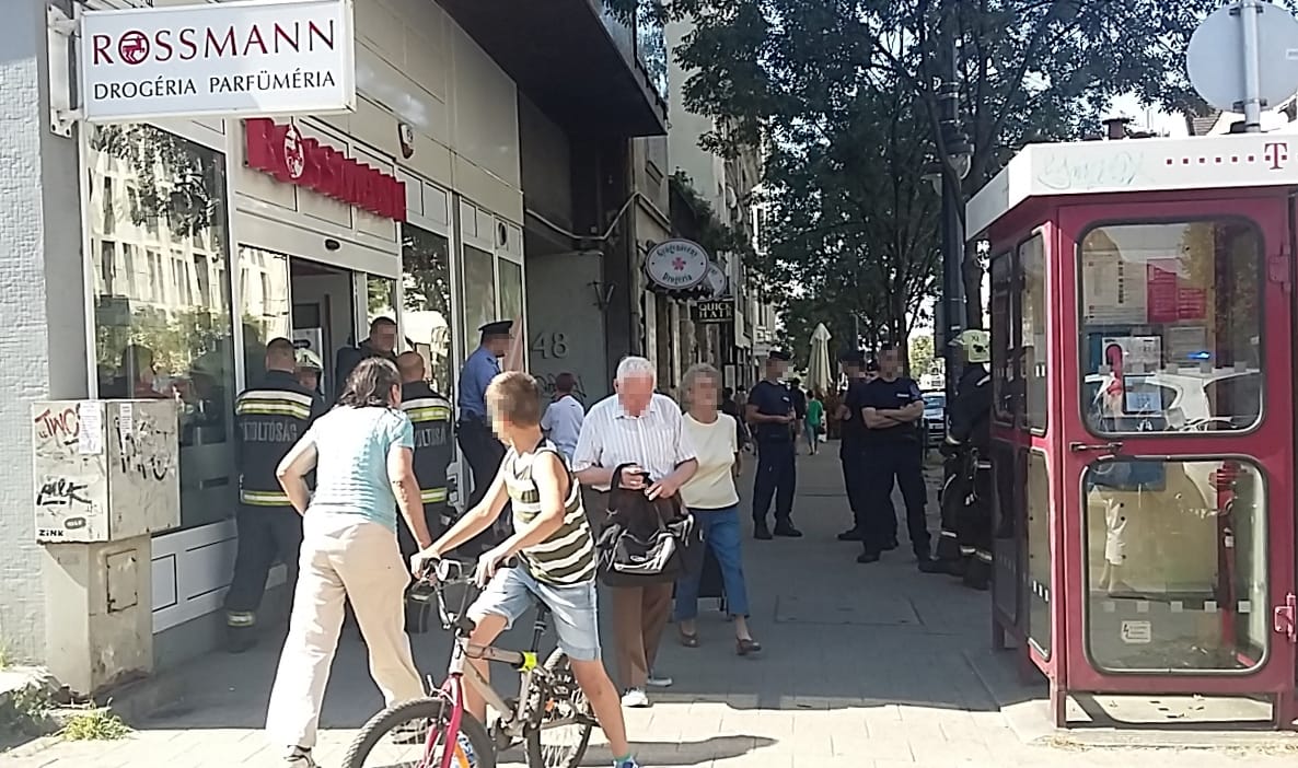 Olcsó kínai kozmetikumoktól retteg a Rossmann, a Douglas és a DM