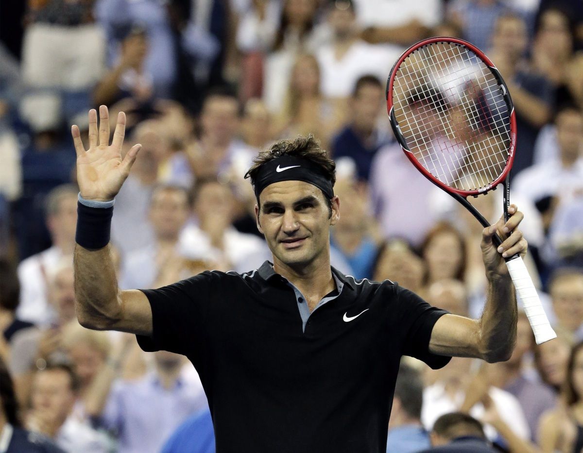 Fotó: Federer egy rocklegendával pózolt a Roland Garroson