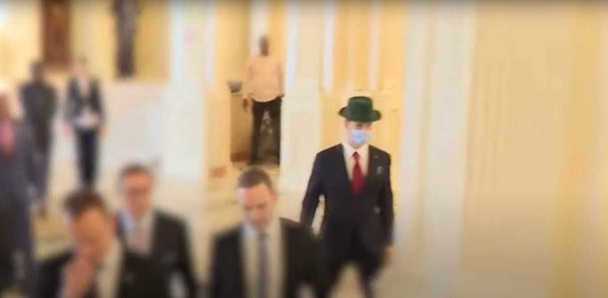 Addig titkolta Orbán Gáspár csádi részvételét a minisztérium, amíg csak lehetett – videó