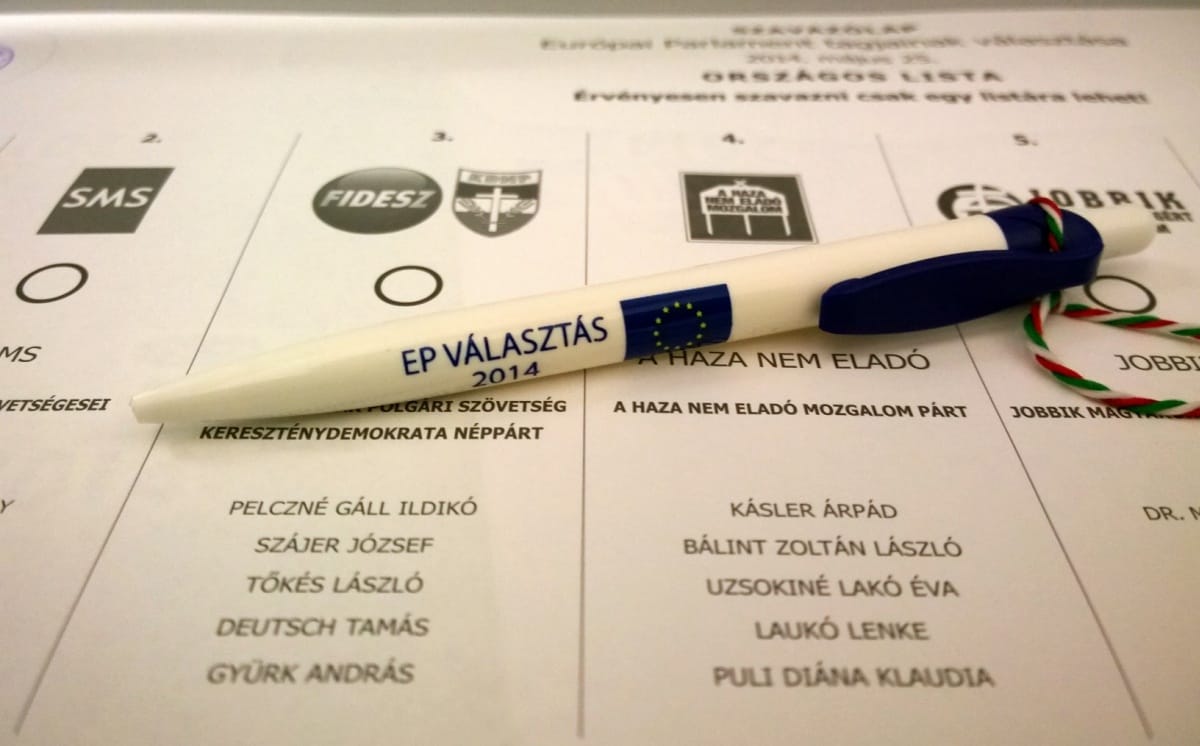 Grafikon: Melyik párt járna nagyon rosszul, ha bevezetnék az iskolázottsági cenzust?