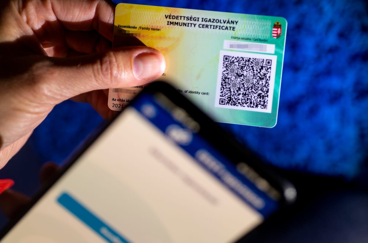 Szlovákia elfogadja a magyar oltási igazolványokat