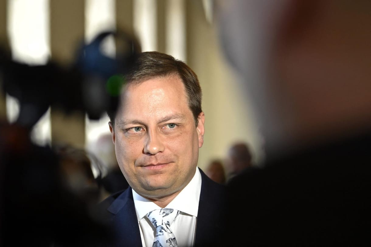 Csupán tíz napig volt miniszter, lemondott a náci vicce miatt bírált finn politikus