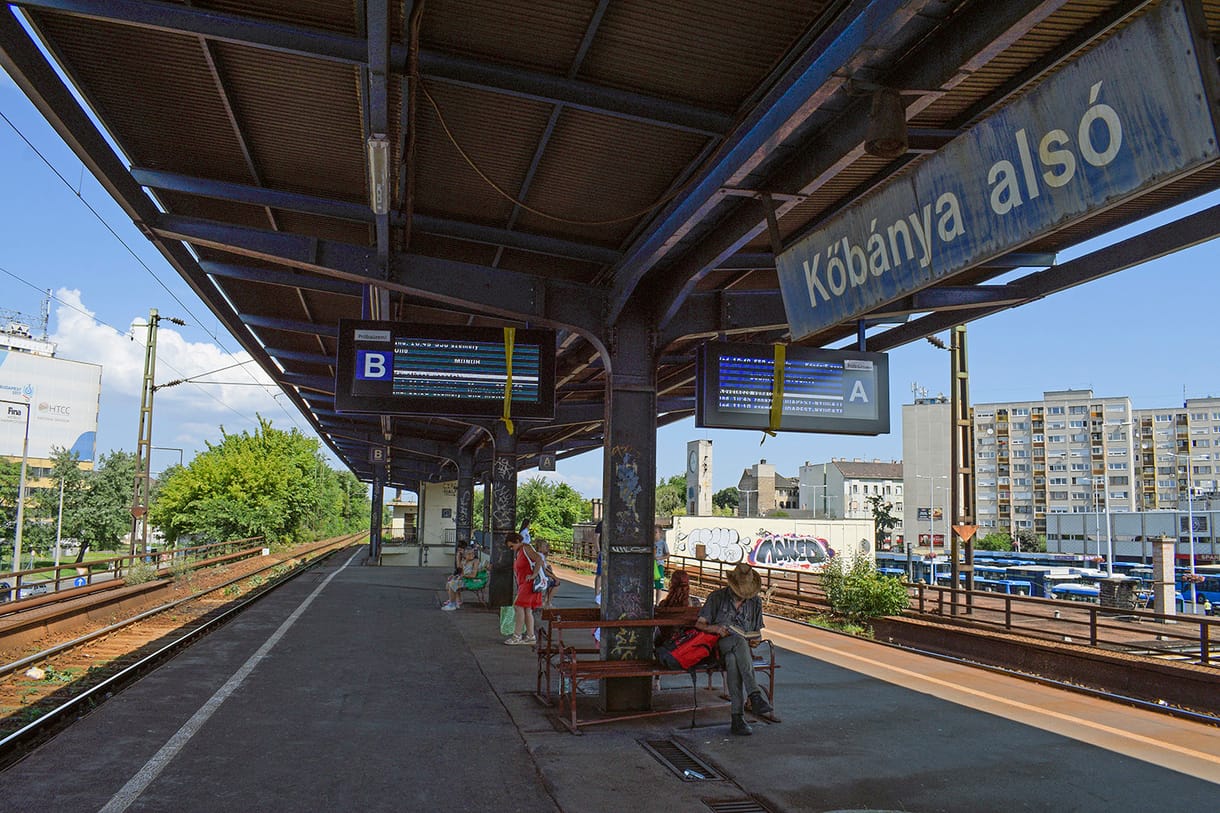 Vádat emeltek a kőbányai szatír ellen, aki a vasútállomáson mutogatta magát