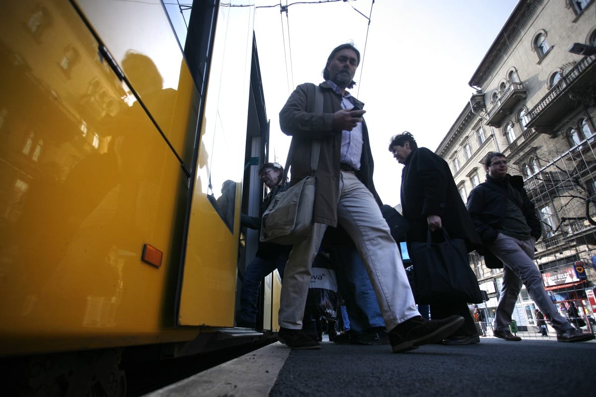 Rosszul lett egy utas, nem járt a 4-es, 6-os villamos