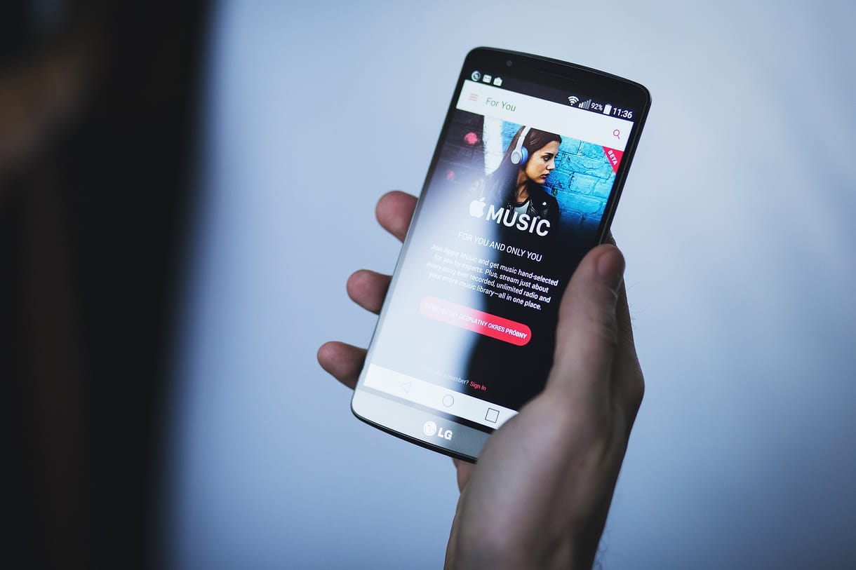 3 forintot fizet ki minden zenelejátszás után az Apple, a Spotify a felét (se)