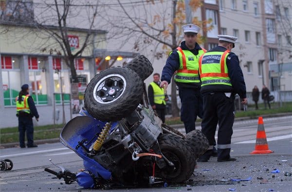 Fotó: busznak ment egy quad, ketten meghaltak Miskolcon