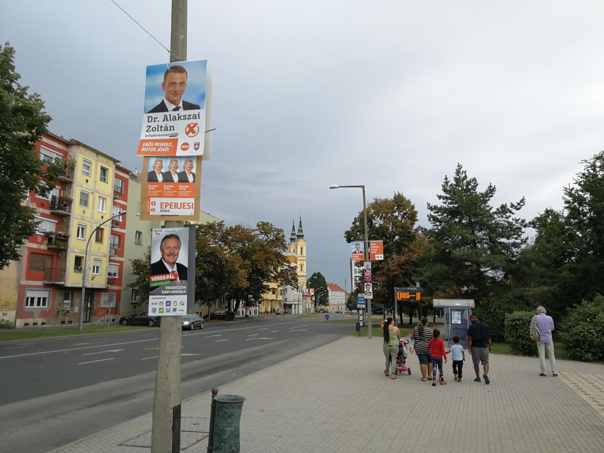 Ahol a romák és nyugdíjasok nélkül nincs kampány: meg tudja-e tartani a Fidesz Miskolcot? 