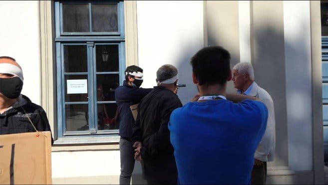 Fegyvert rántott egy Dobrev ellen tüntető férfi az egri kampányrendezvényen
