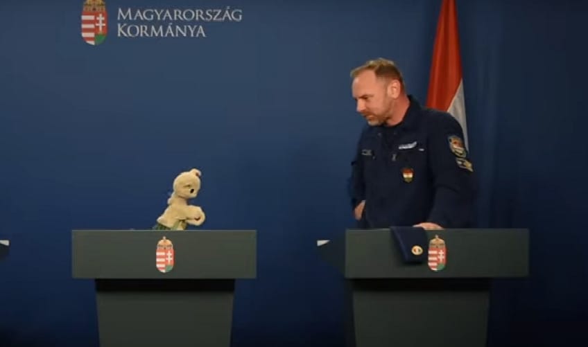 Gál Kristóf nem bír a bábokkal