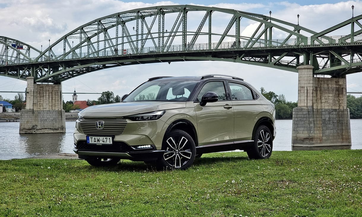 Onnan indul, ahol a Suzuki Vitara véget ér: teszten az éhezőbajnok új Honda HR-V