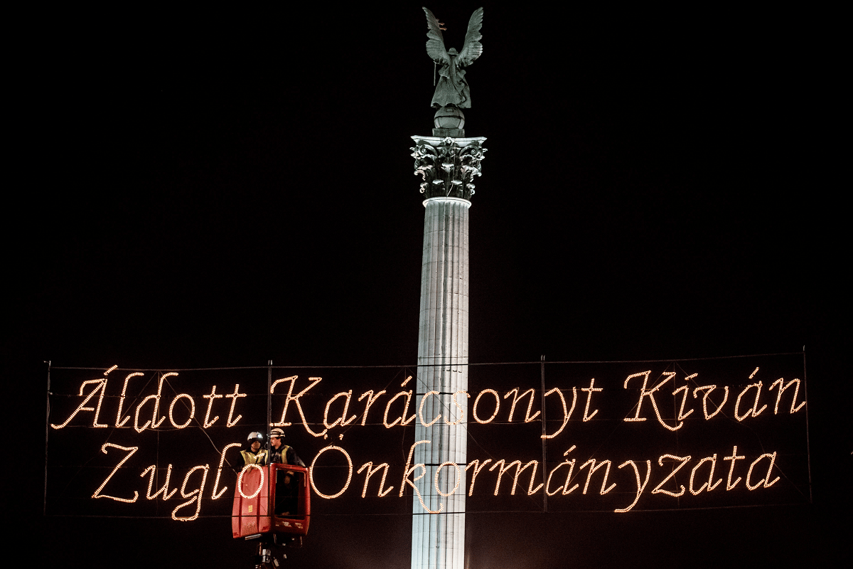 Fotók: a Hősök terén már karácsony van