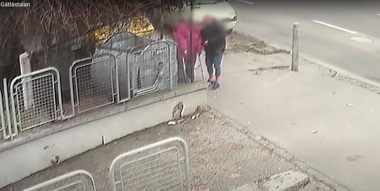 Kifosztottak egy látássérült idős nőt Zuglóban – videó