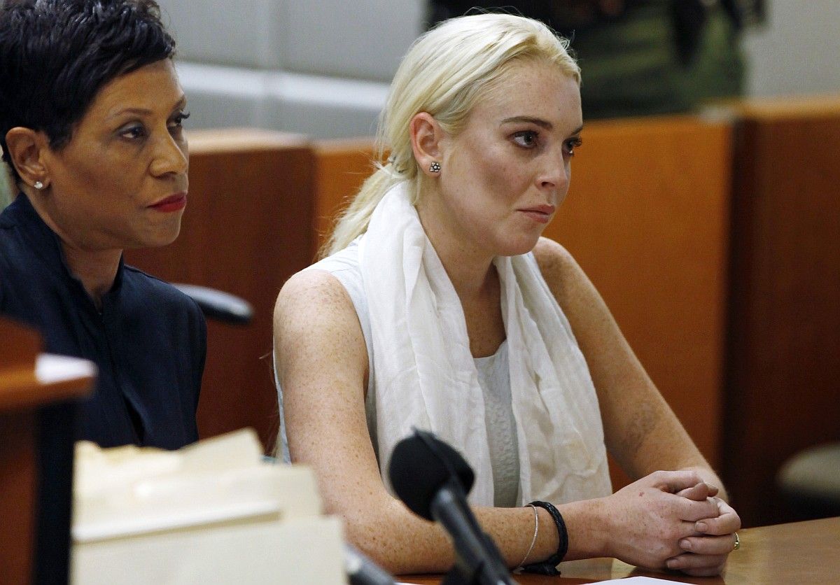 Lindsay Lohan szerint mindenkinek ki kéne állnia Harvey Weinstein mellett – videó
