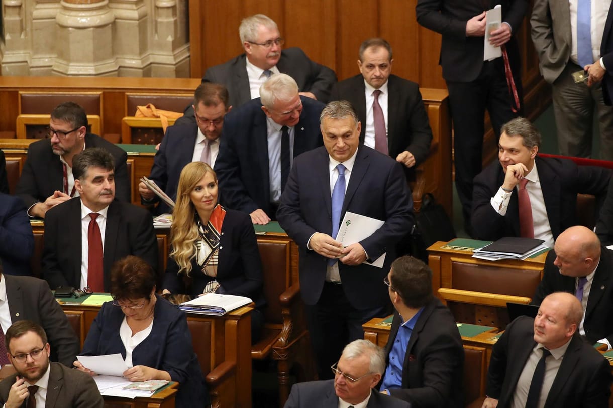 És akkor a kormány gyorsan szétszórt pár tízmilliárdot