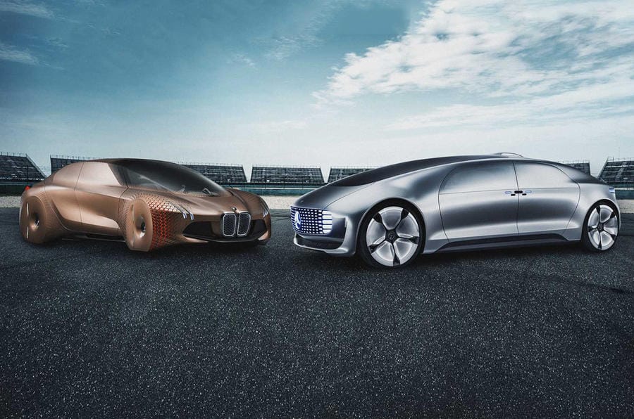 2025-re olyan autókat ígér a Daimler-BMW, ahol a sofőr már alhat menet közben
