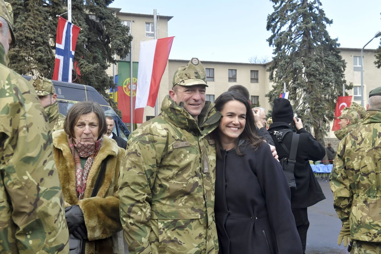 Novák Katalin férje tartalékos alezredes marad a honvédségnél