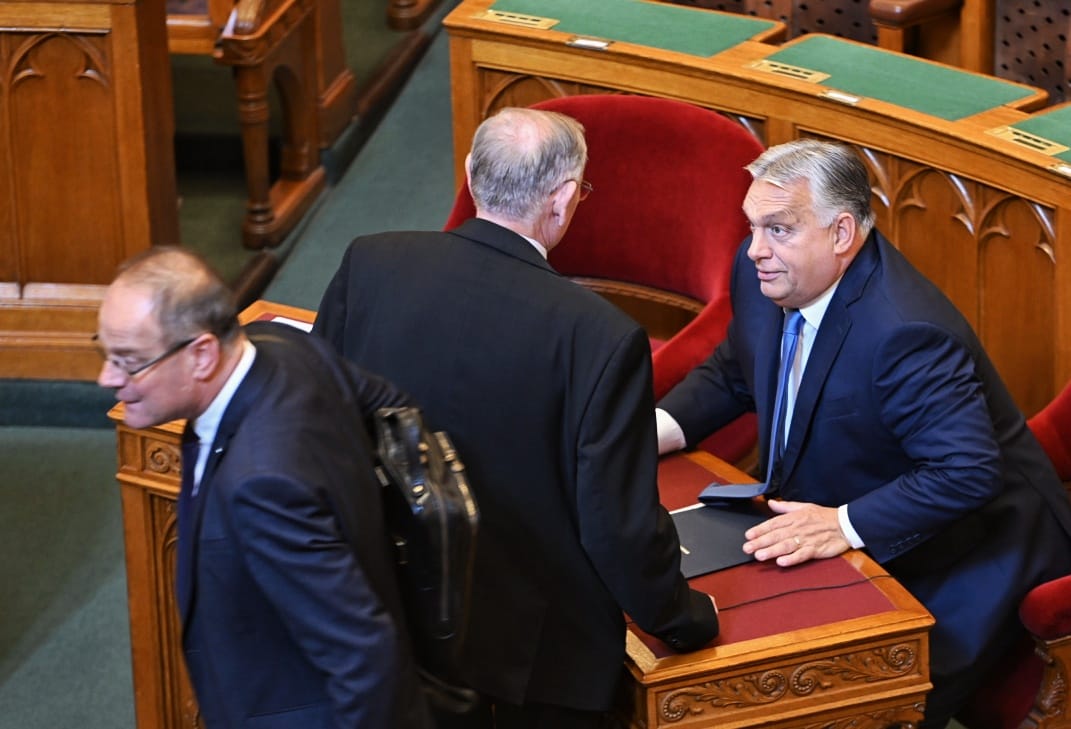 Putyin hátsója, Karácsony leváltása és az akkugyárak is előkerültek az Orbánnal vívott parlamenti szócsatákban