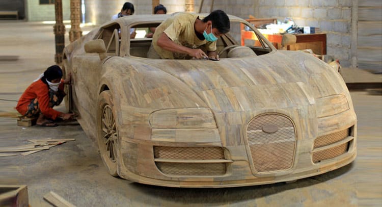 800 ezret kóstál egy fából készült Bugatti Veyron - fotó