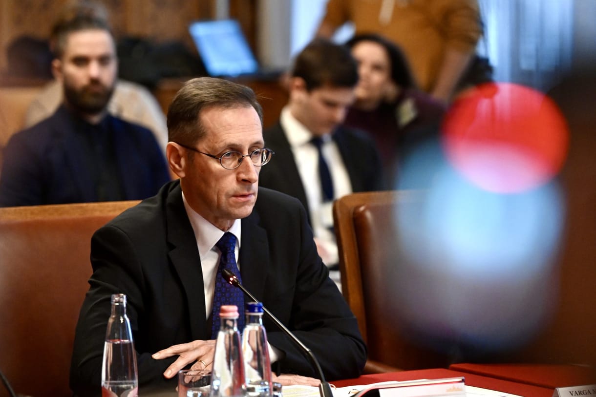 Varga Mihály levélben kér pénzt határvédelemre a Bizottságtól