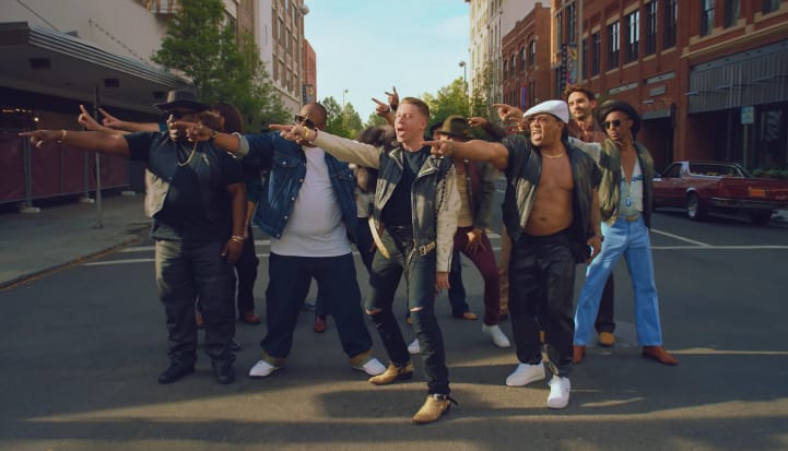 A belvárosi létet dicsőíti új dalában a Macklemore & Ryan Lewis