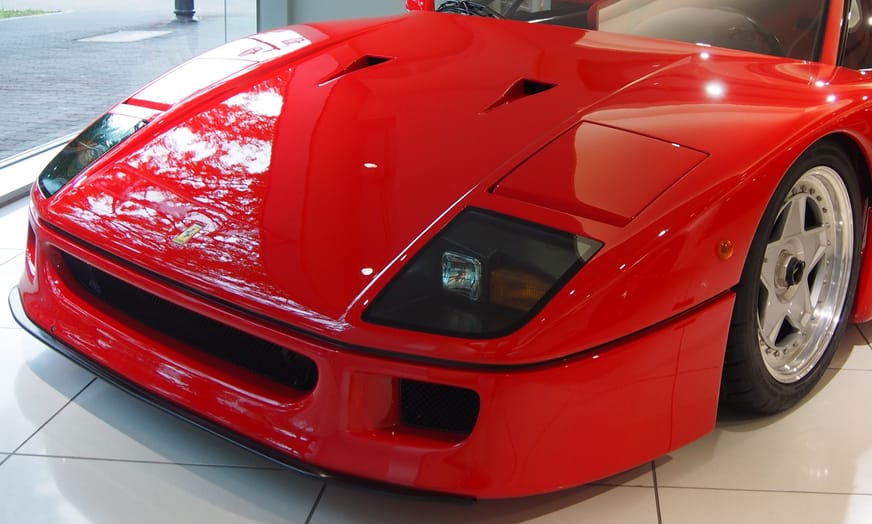 Ausztriában kínálnak eladásra egy alig használt legendás Ferrari F40-et
