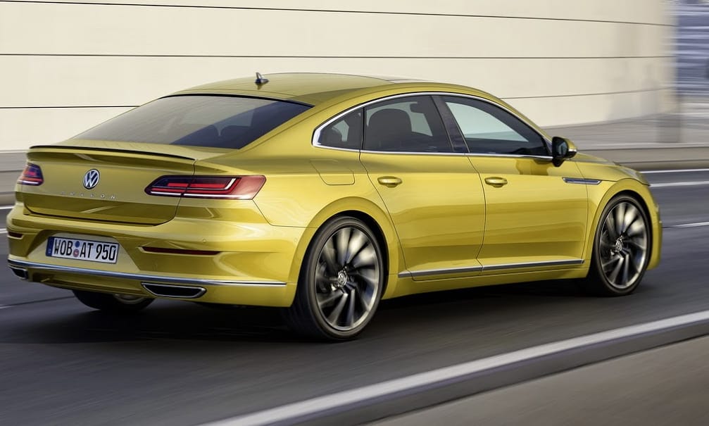 A hátulról becsapódó autók ellen is aktívan véd az új nagy Volkswagen