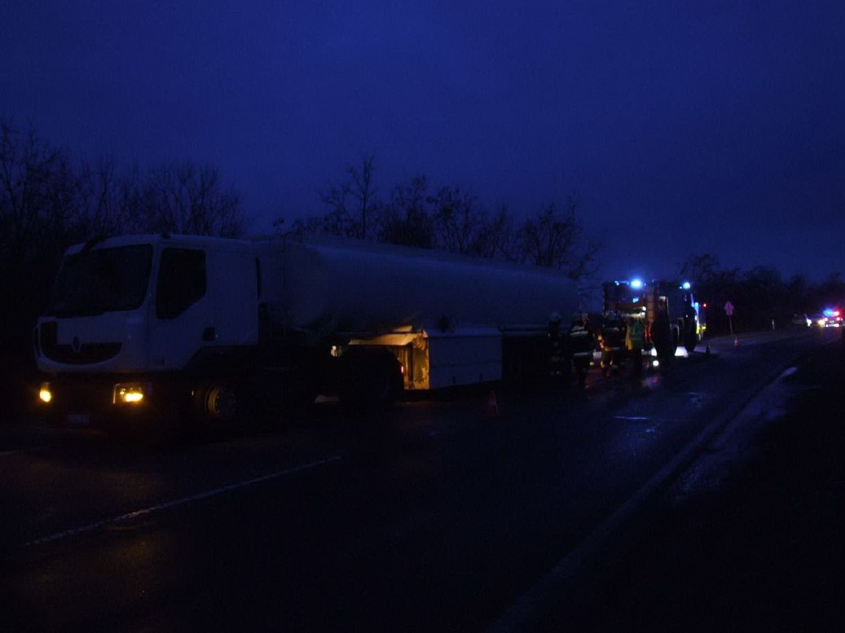 Két kigyulladt tartálykocsiba is belebotlott ez a kunszentmártoni rendőr