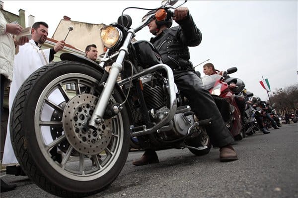 Áldott motorosok - fotó