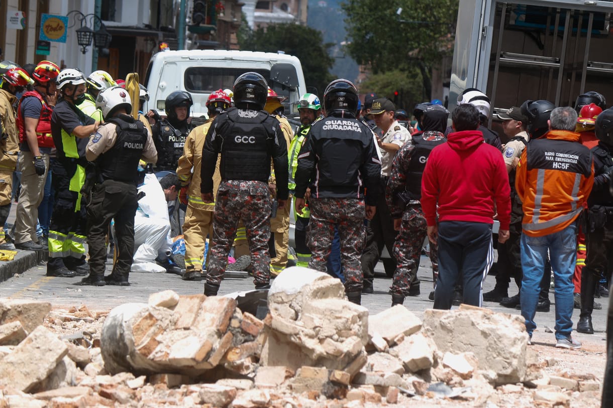 Már tizenhat halottja van a szombati, ecuadori földrengésnek