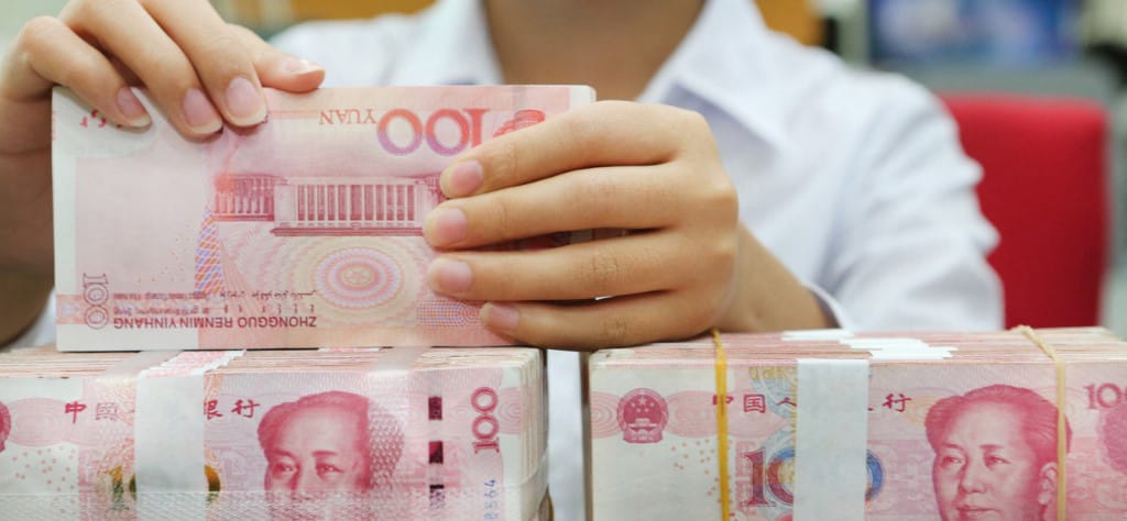 Hogyan fordulhat elő, hogy egy bűnbanda átveszi több bank irányítását, és százezrek életét keseríti meg?