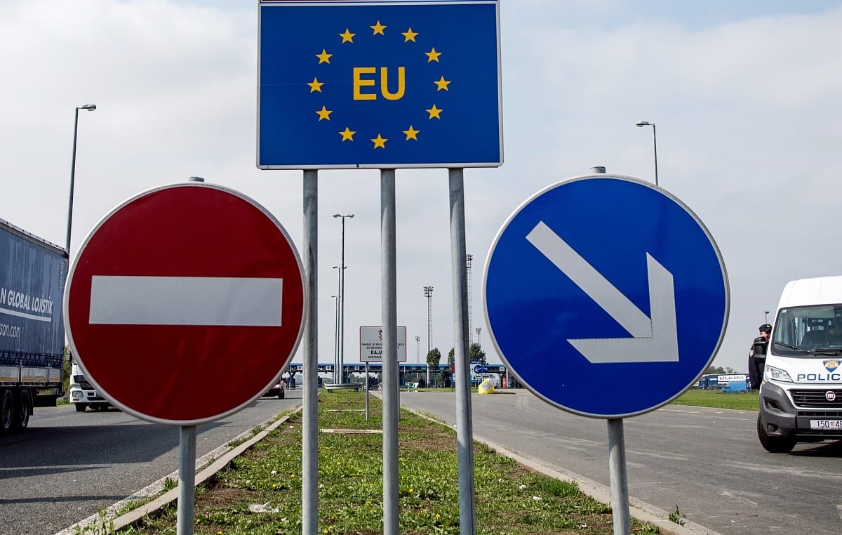 Hogy csinálta? Legalább 70-szer járt az EU-ban az onnan kitiltott orosz ügyvéd